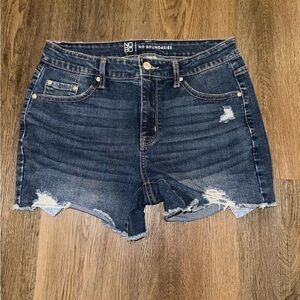 No Boundaries Women's Distressed Denim Shorts - Dark Blue